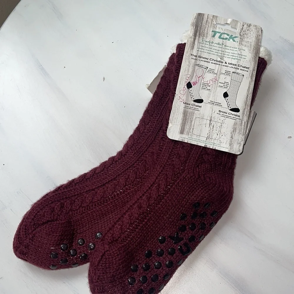 TCK cabin collection snow christie women’s socks burgundy 5-9.5
